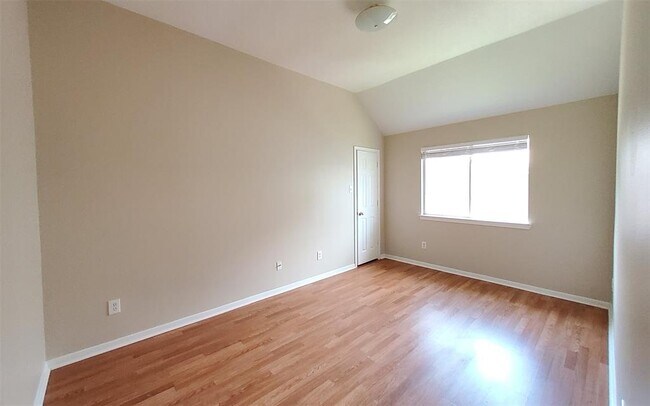 Building Photo - 2707 Sun Beam Ct