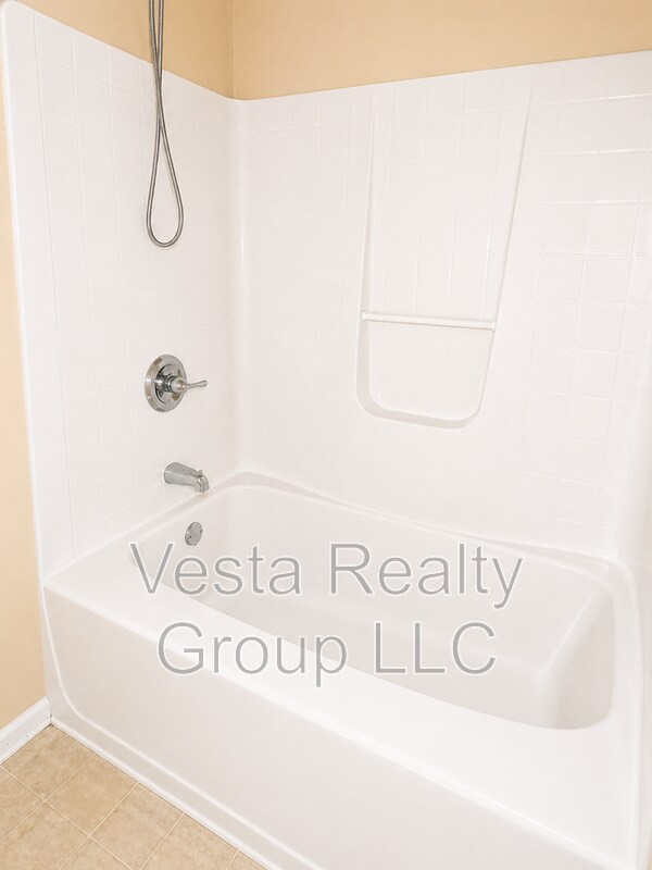 Building Photo - 1055 City Park Dr