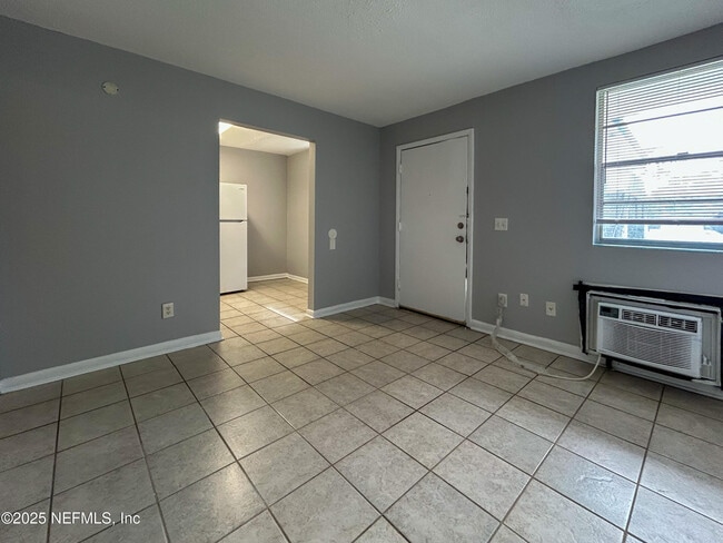 Building Photo - 1122 Woodruff Ave