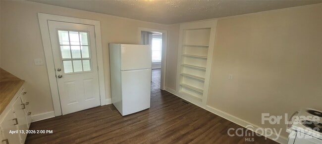 Building Photo - 804 Klondale Ave