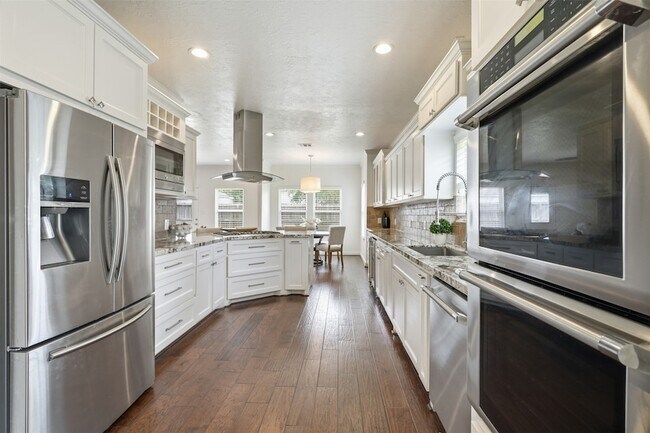 Building Photo - 14002 Myrtlea Dr