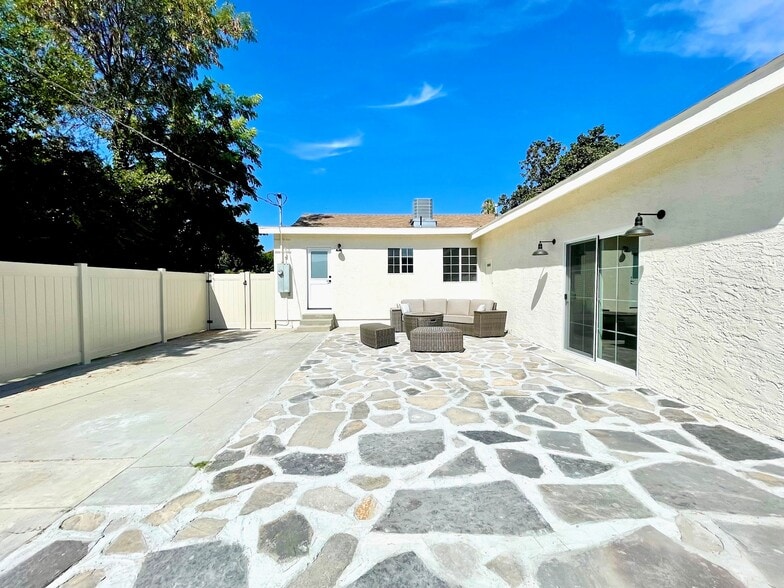 Enclosed Backyard - 4702 Kraft Ave