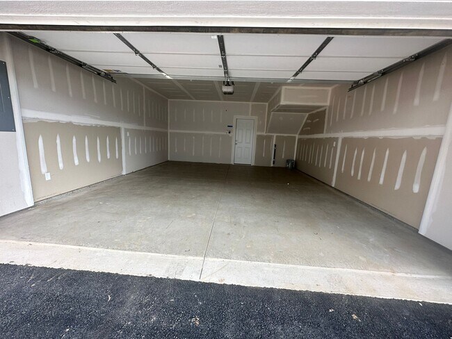 Building Photo - 445 Randolph Vw Dr