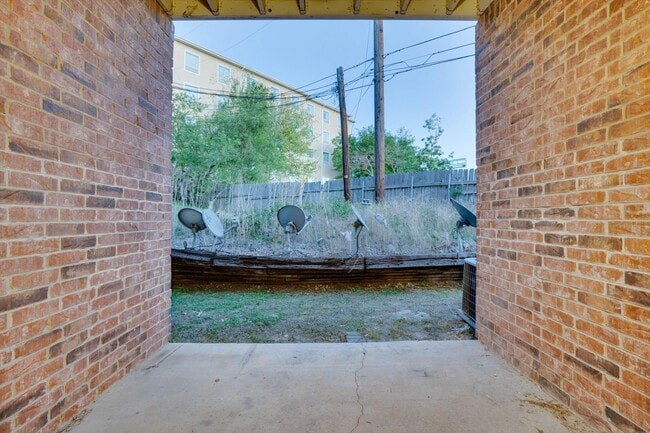 Building Photo - 307 Rawhide Loop