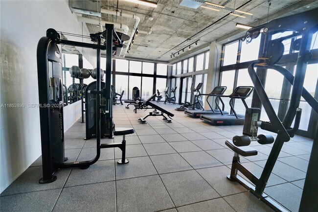 Building Photo - 7920 NE 2nd Ave