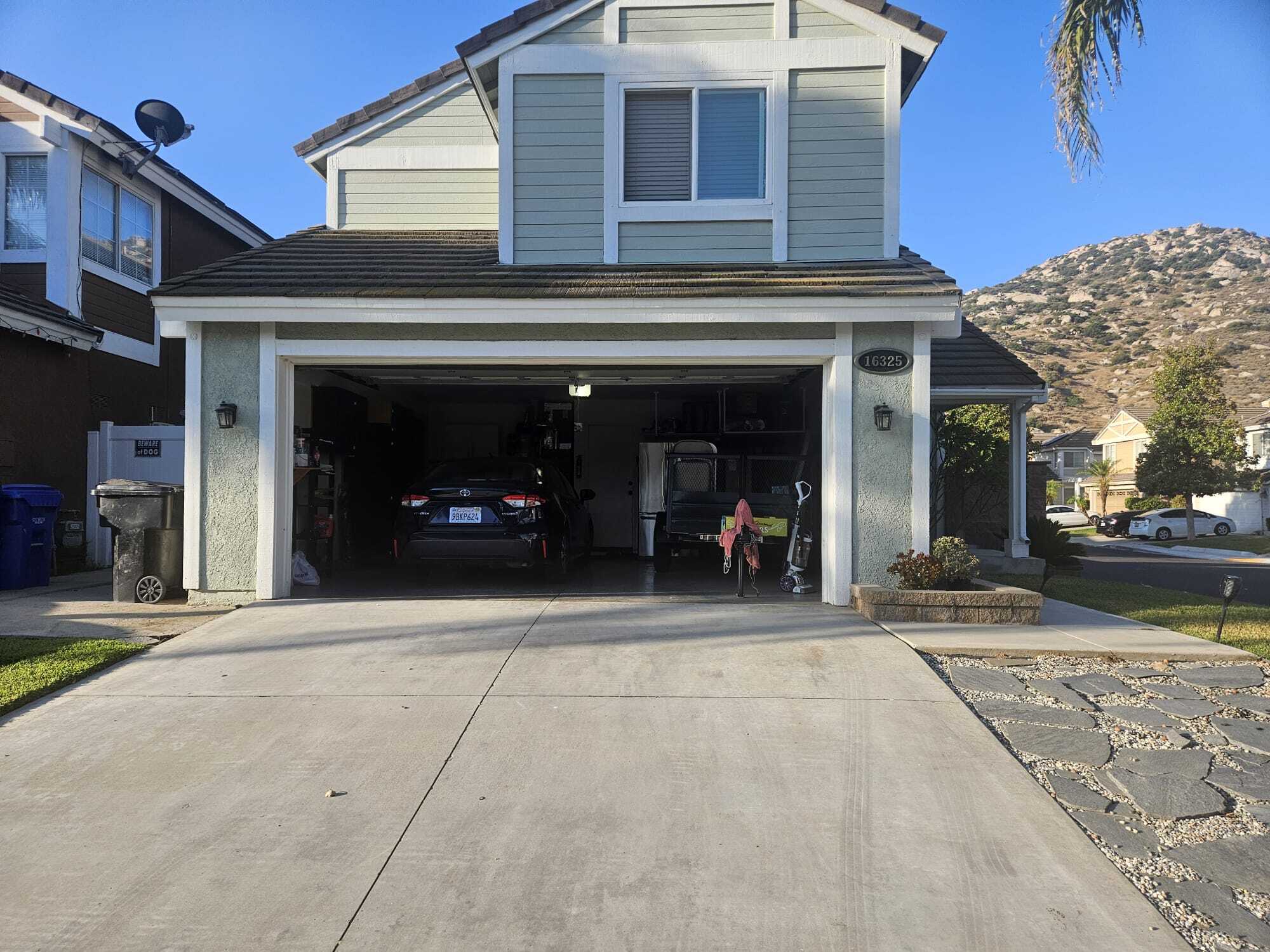 Building Photo - 16325 Applegate Dr