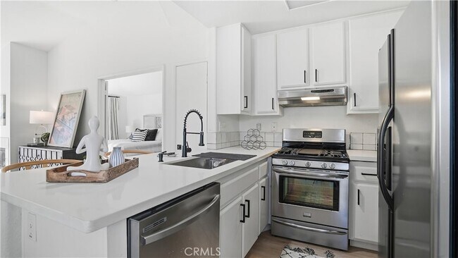 Building Photo - 405 Ribbon Beach Way