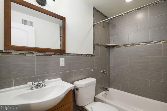 Building Photo - 1510 Brown St