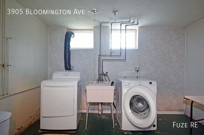 Building Photo - 3905 Bloomington Ave