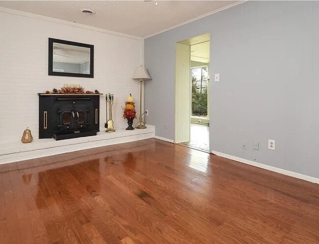 Building Photo - 128 Farlow Dr