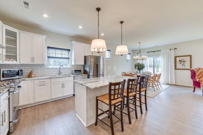 Building Photo - 1706 Mainsail Ln