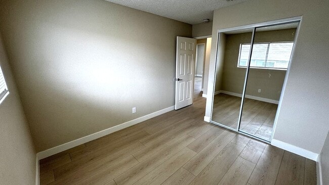 Building Photo - Modern Renovated 3-Bedroom Townhome in Gated Montclair Community | Pet-Friendly | 2-Car Garage | ...