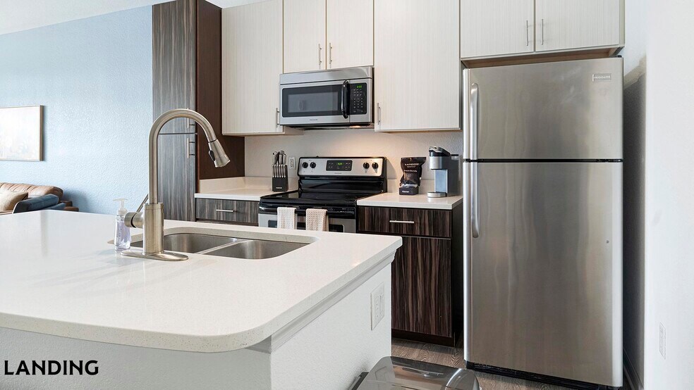 Building Photo - 9301 Summit Centre Way