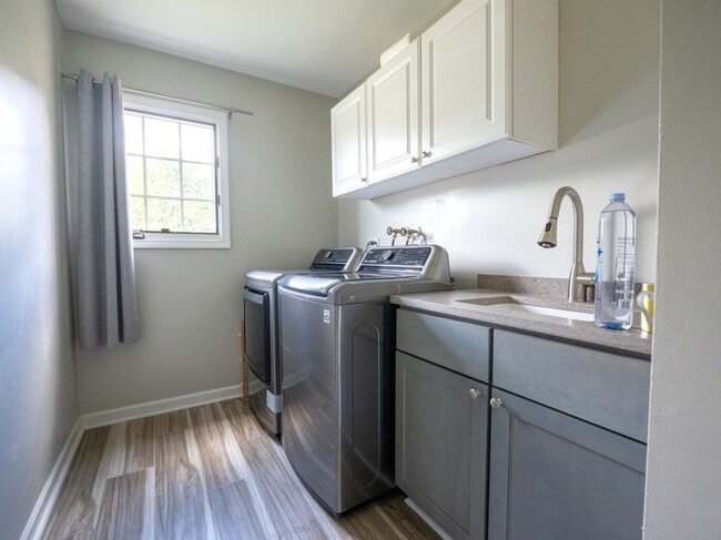 Building Photo - 17011 Danielle Ct