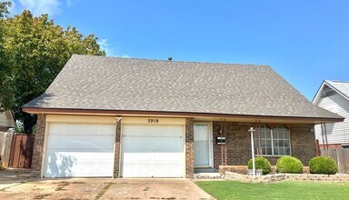 Building Photo - ?Spacious Home Near Tinker Airforce Base ?