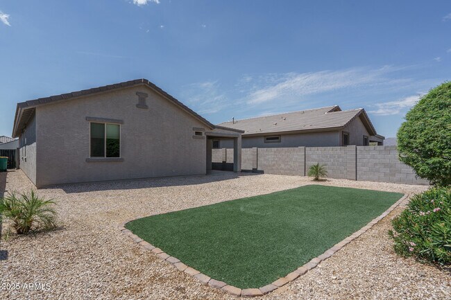 Building Photo - 17072 W Alice Ave