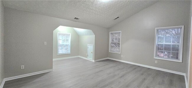 Building Photo - 610 James Ridge Dr