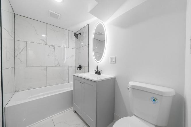 Building Photo - 322 S Kostner Ave