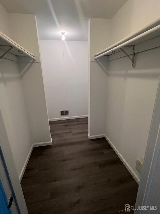 Building Photo - 20 Crabapple Ln