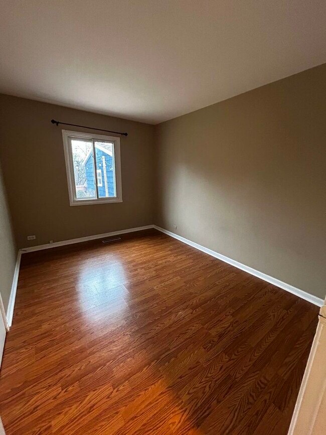 Building Photo - 5508 S Stough St