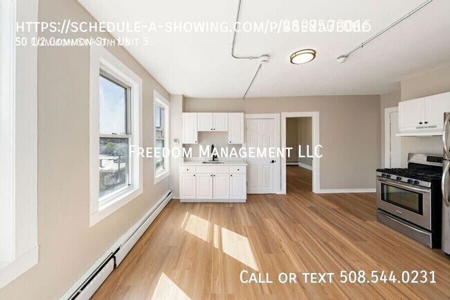 Building Photo - 50 1/2 Common St-Unit 3