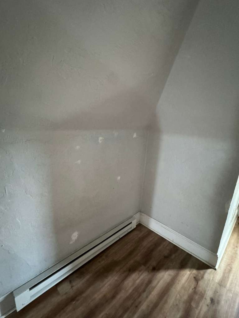 Building Photo - 1948 Broadway Ave