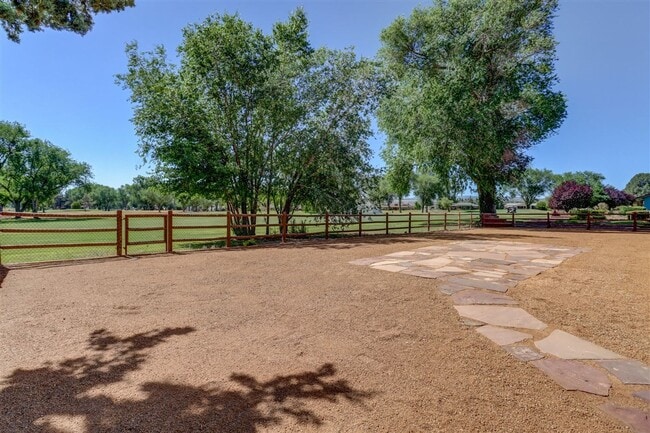 Building Photo - Home in Antelope Hills!