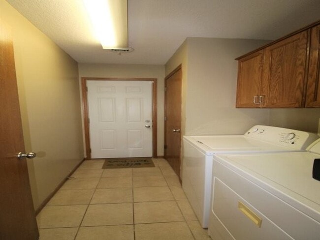 Building Photo - Italian Estates Property Management