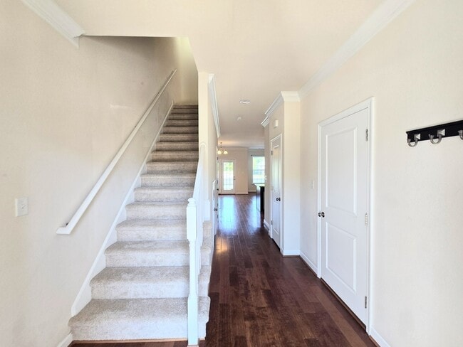 Building Photo - 5237 Lombard St