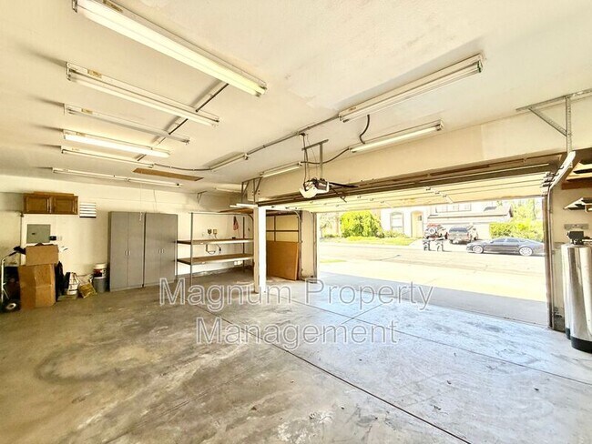 Building Photo - 37168 Santa Rosa Glen Dr