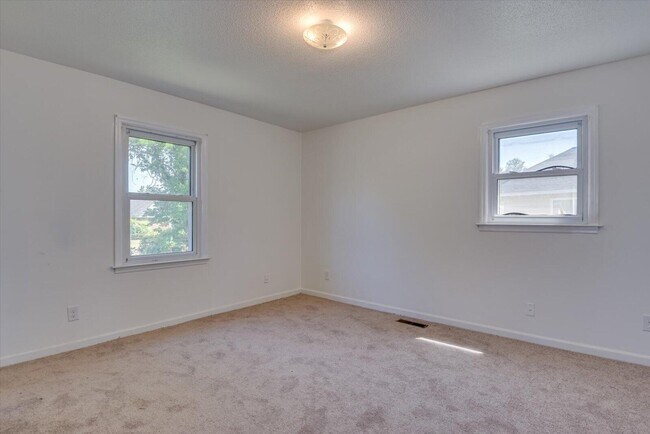 Building Photo - 2021 Arcadia Ct