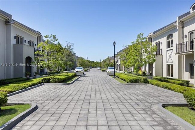 Building Photo - 7430 SW 56th Ct