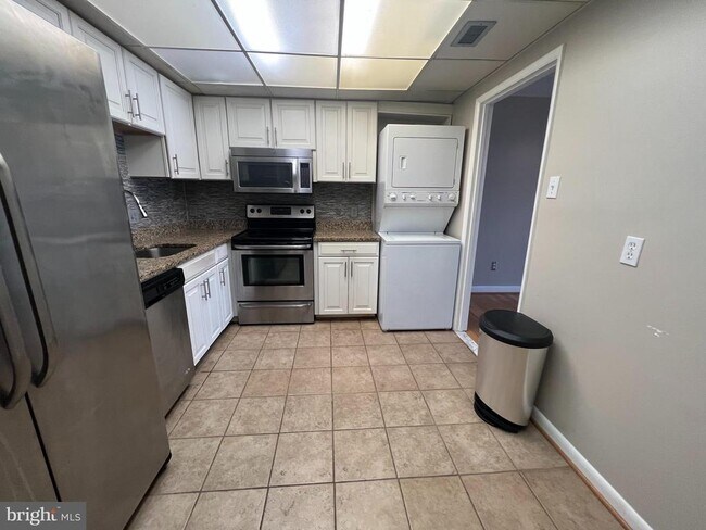 Building Photo - 6301 Stevenson Ave