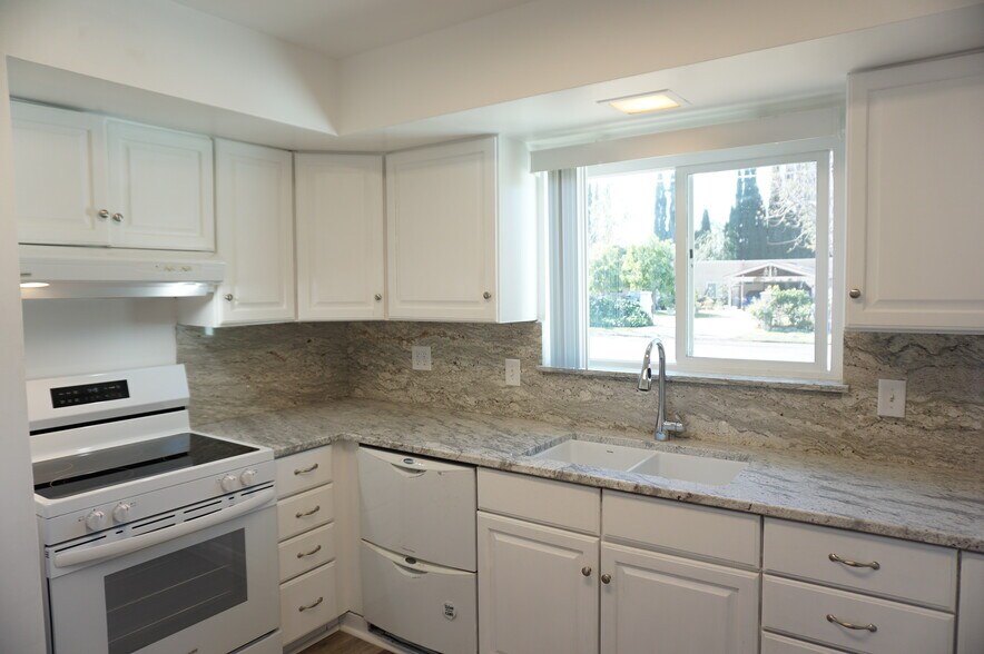 Building Photo - 18243 Superior St