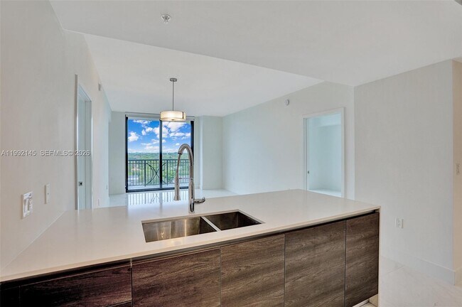 Building Photo - 301 Altara Ave