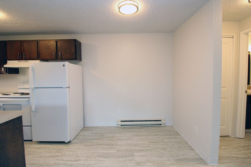 Building Photo - 5704 SW Beaverton Hillsdale Hwy