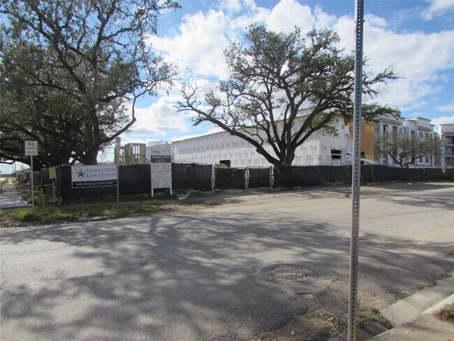 Building Photo - 3249 Dixie Dr