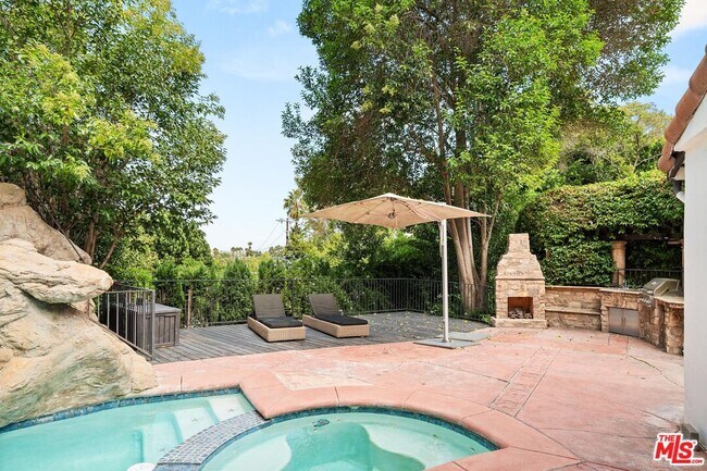 Building Photo - 4145 Sunswept Dr