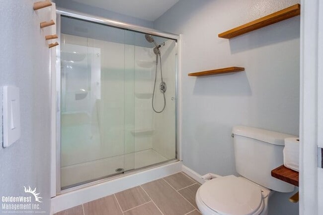 Building Photo - Modern & Spacious 2Bdm 2.5Ba Condo in Cany...