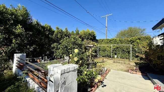 Building Photo - 6056 Fair Ave