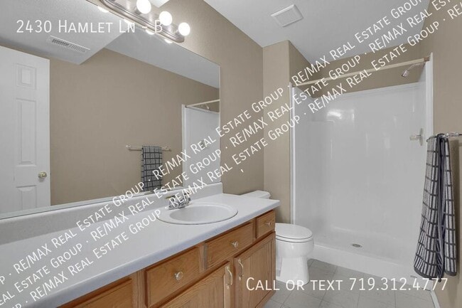 Building Photo - 2430 Hamlet Ln