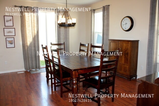 Building Photo - Amazing 5-bed Home in Daybreak