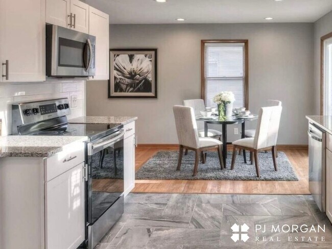 Building Photo - 4 bedroom, 3 Bathroom House