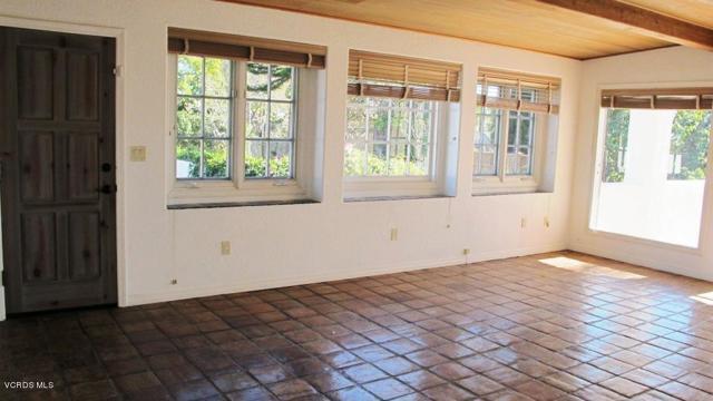 Building Photo - 352 Glen Ellen Dr