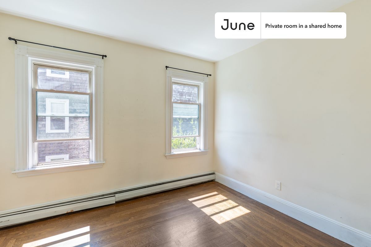 Building Photo - Room in Shared 3 bed/1 bath home