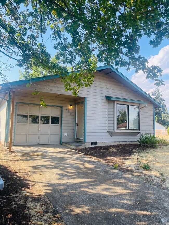 Primary Photo - Newly Updated 2 Bedroom!