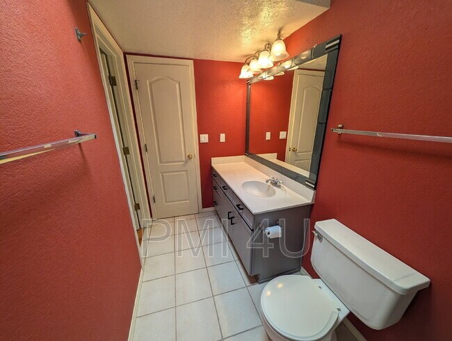 Building Photo - 1516 Rosemont Ave NW