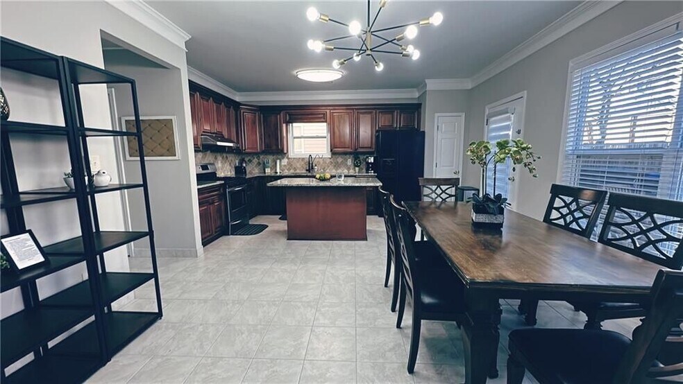 Building Photo - 3295 Briaroak Dr