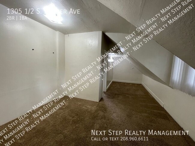 Building Photo - 1305 1/2 S. Denver Ave-