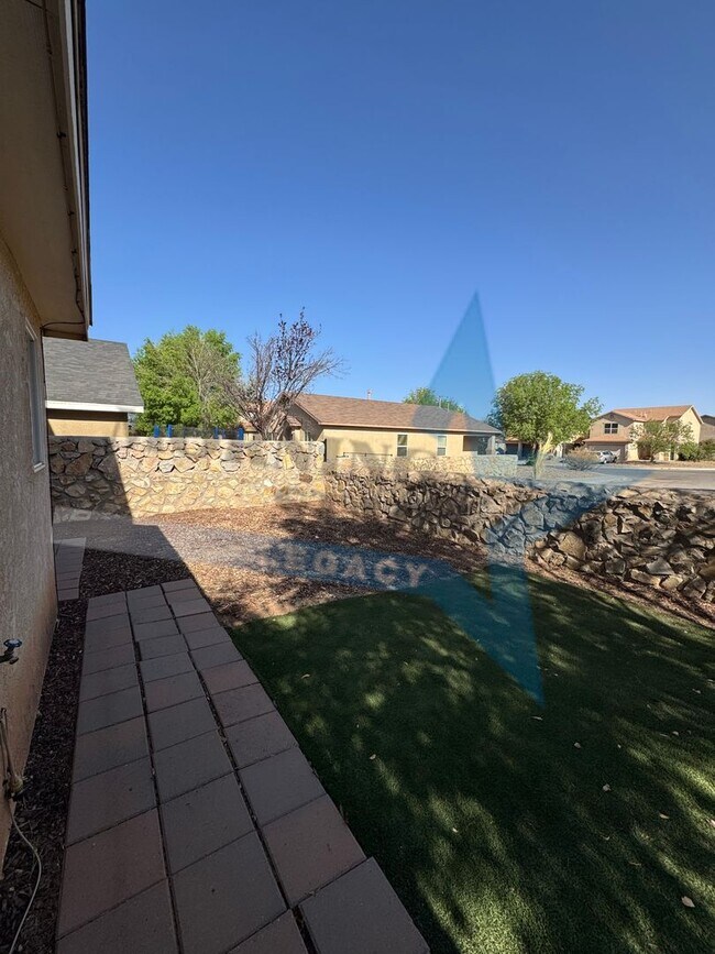 Building Photo - REDUCED! Spacious 4 Bed House in Rincon Mesa!